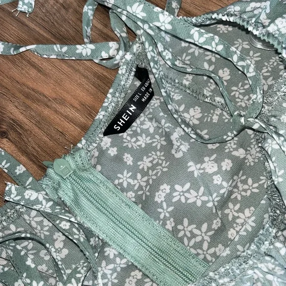 Floral Green Dress - Picture 4 of 4